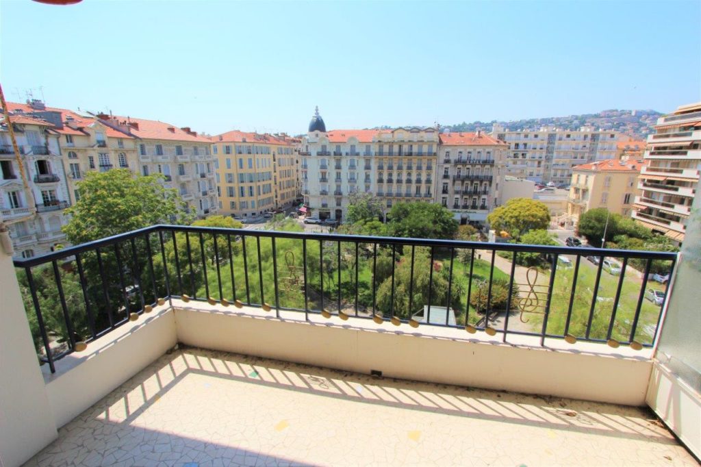 Nice Centre Mozart, 5ème Etage 695 000€ 147 INVEST